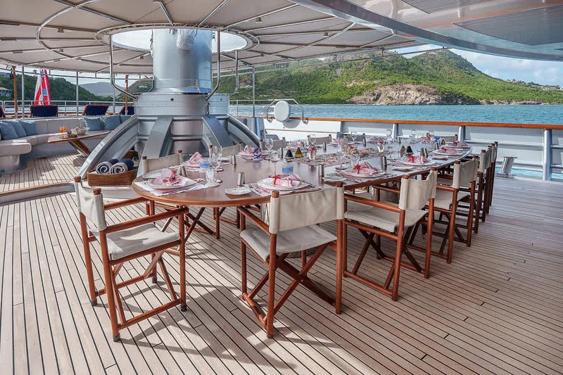 Jumeirah fait son entrée dans le yachting avec le Maltese Falcon
