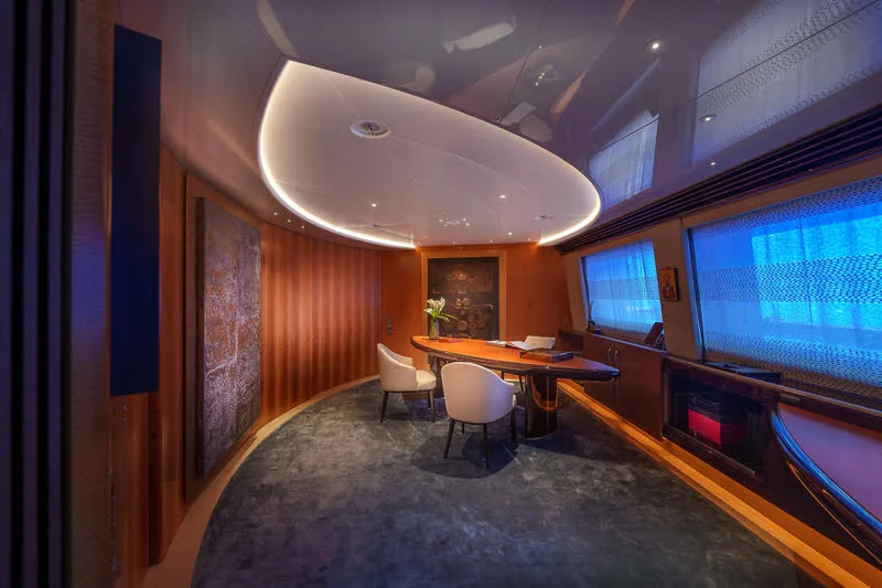 Jumeirah fait son entrée dans le yachting avec le Maltese Falcon