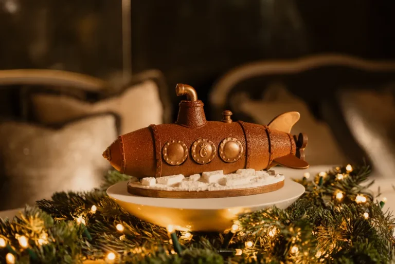 La bûche du chef pâtissier Matthieu Carlin, inspiré par l'univers Jules Vernes