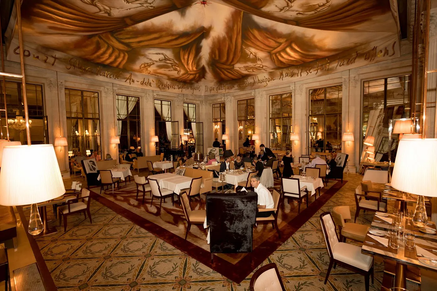 Le Meurice, entre héritage royal et créativité contemporaine